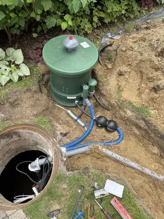 Przydomowe oczyszczalnie ścieków, zbiorniki na deszczówkę z montażem.