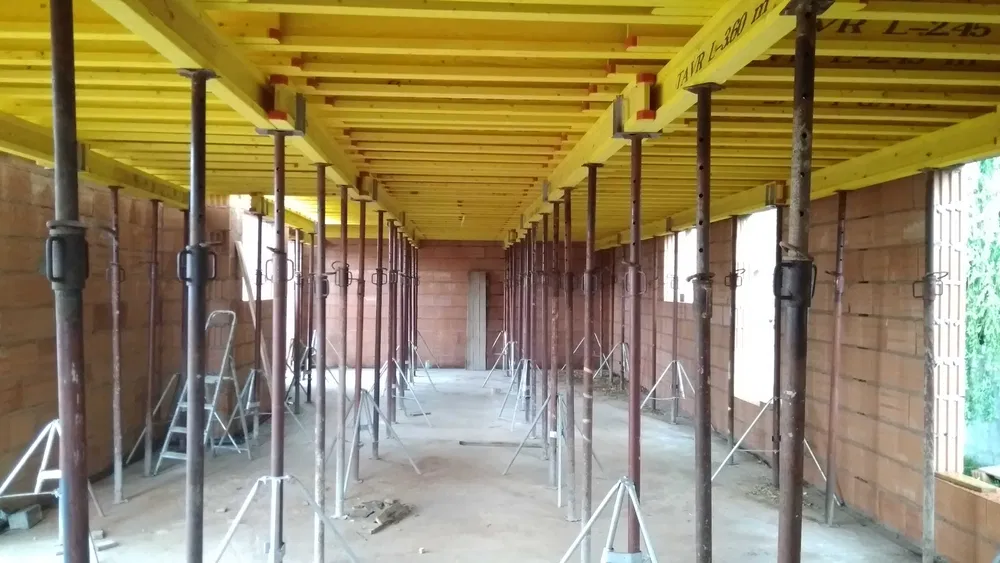 Wynajem wypożyczalnia szalunków stropowych, szalunki stropowe, stemple