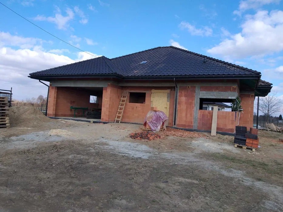 Przyjmę zlecenia na budowę domów, garaży, zmianę pokrycia i papowanie.