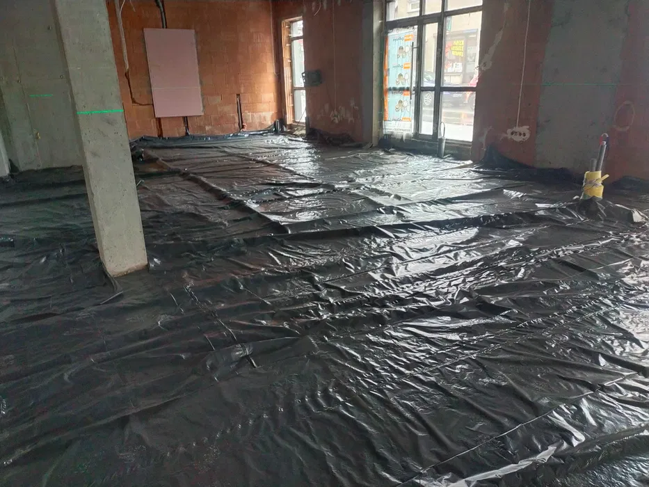 wylewki maszynowe mixokretem, układanie styropianu pod wylewki
