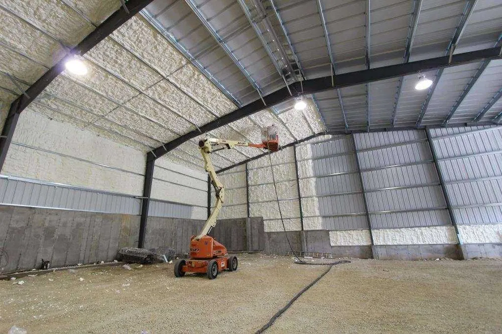 Ocieplanie pianą PUR, izolacje natryskowe, poddasza, pianowanie pianka