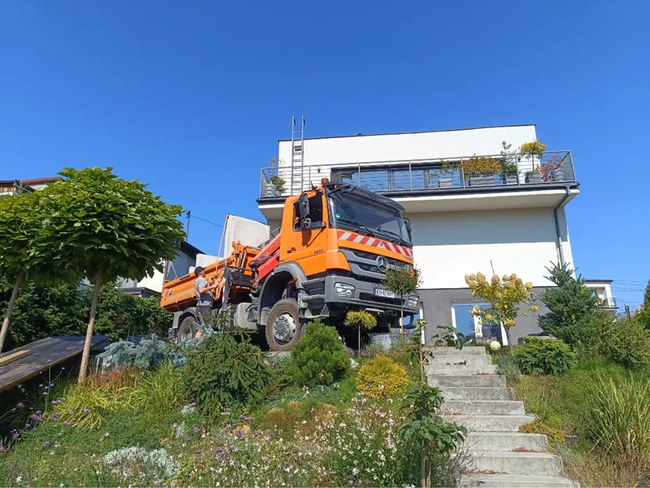 Transport 4X4 /Wywrotka/Betonomieszarka/Usługi HDS
