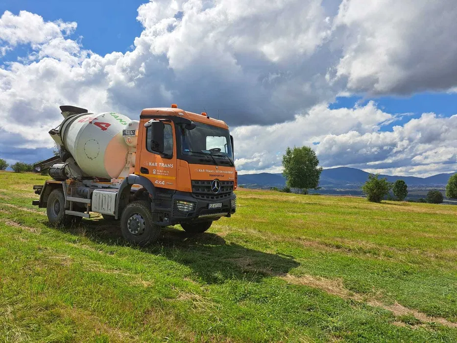 Transport 4X4 /Wywrotka/Betonomieszarka/Usługi HDS