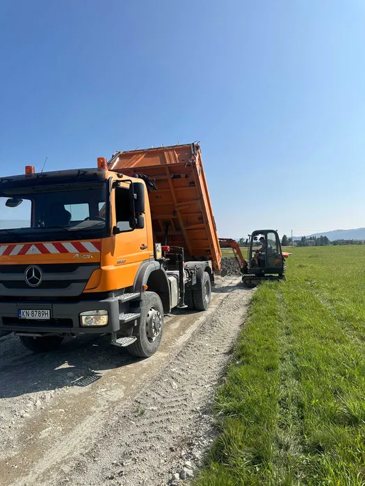 Transport 4X4 /Wywrotka/Betonomieszarka/Usługi HDS