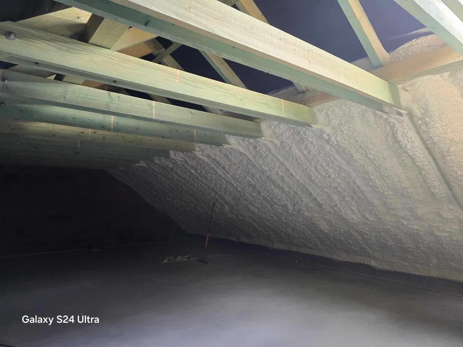 Naprawa Izolacji dachu Docieplenie celuloza wełna piana pur ocieplanie