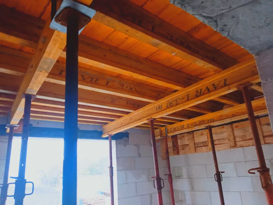 Wynajem wypożyczalnia szalunków stropowych, szalunki stropowe, stemple