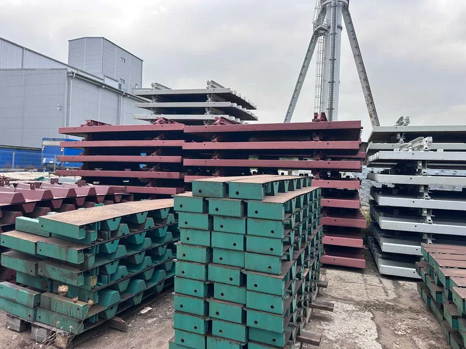 Szalunki cylindryczne łukowe radialne do zbiorników okrągłech.