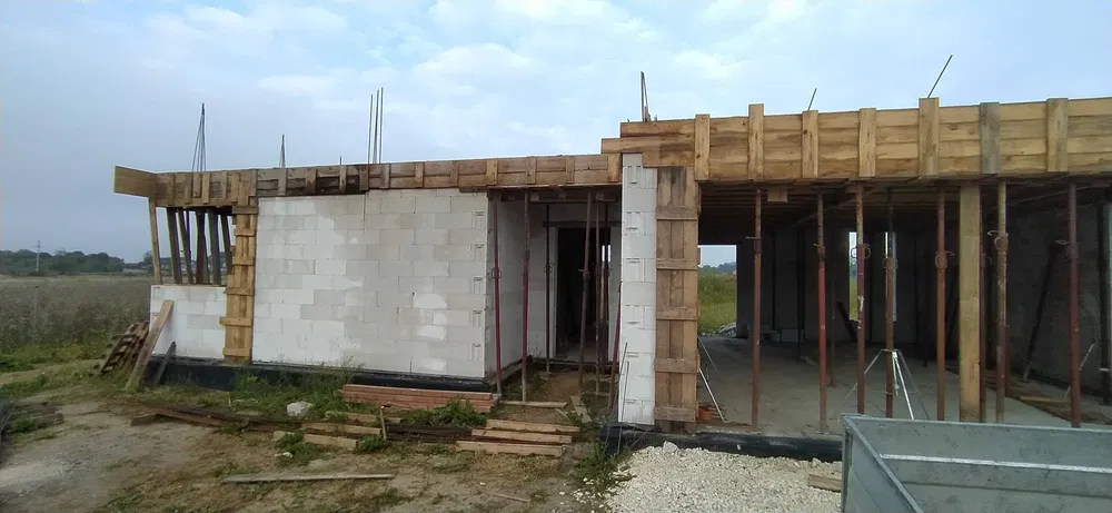 Wynajem wypożyczalnia szalunków stropowych, szalunki stropowe, stemple