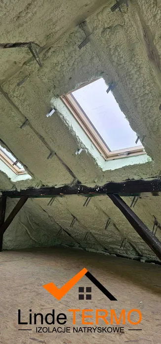Ocieplanie pianą PUR, izolacje natryskowe, poddasza, pianowanie pianka