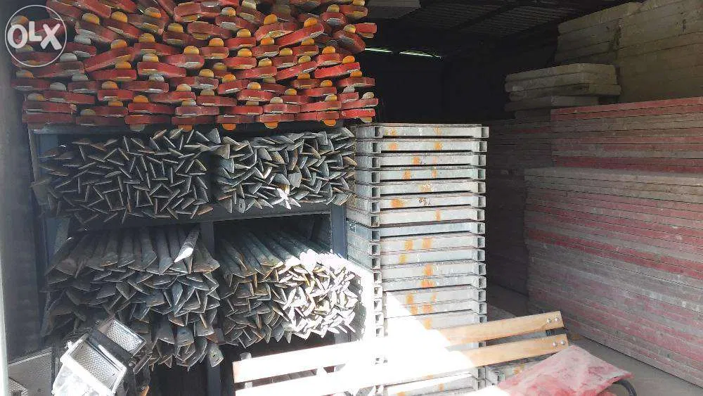 wynajem rusztowań systemowych elewacyjnych