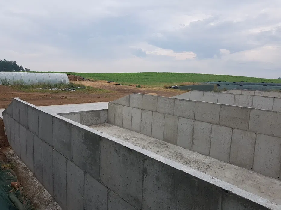 Modernizacja obór przeróbki !!! Budowa domów ,posadzki przemysłowe