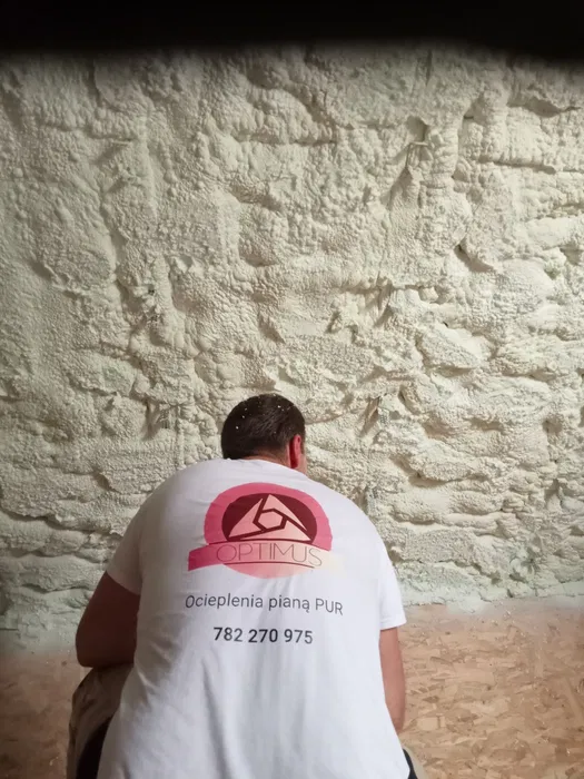 Ocieplenie pianą PUR , izolacje natryskowe