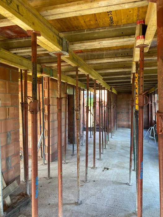 Wynajem stempli budowlanych 3,6m 4,5m dźwigarów płyt szalunkowych