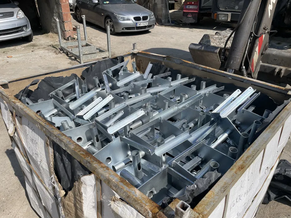 Wynajem stempli metalowych od 20 gr/szt doki korony trójnogi płyty