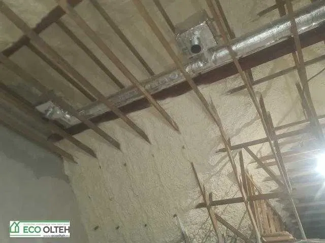 tanie docieplenie stropów, poddaszy pianą PUR