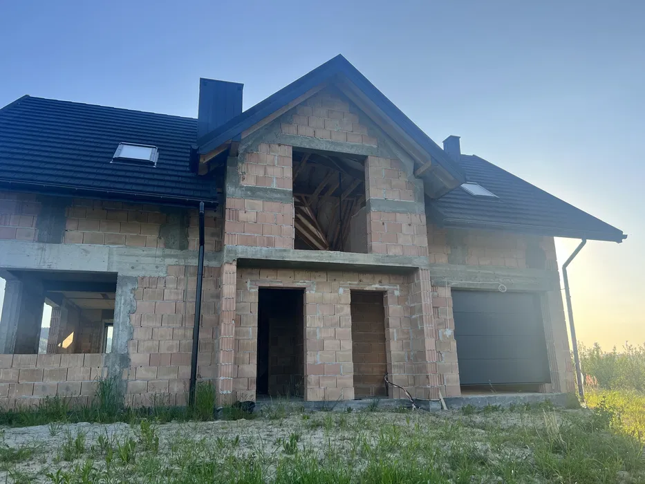 Budowa Domów Jednorodzinnych – Stan Surowy Otwarty i Zamknięty