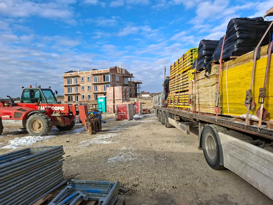 Wynajem szalunków / szalunki stropowe - stemple, doki, płyta TRANSPORT