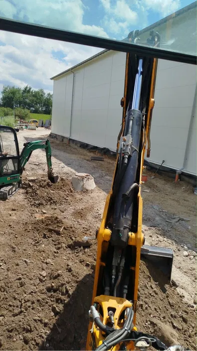 Budowa dróg dojazdowych , utwardzanie