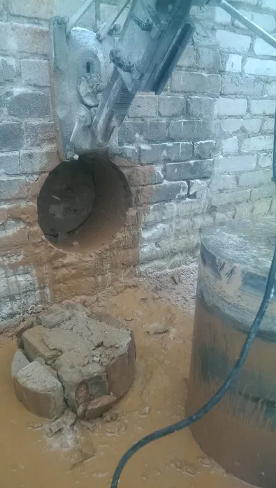 Wiercenie otworów w betonie, Przewierty, kucie betonu