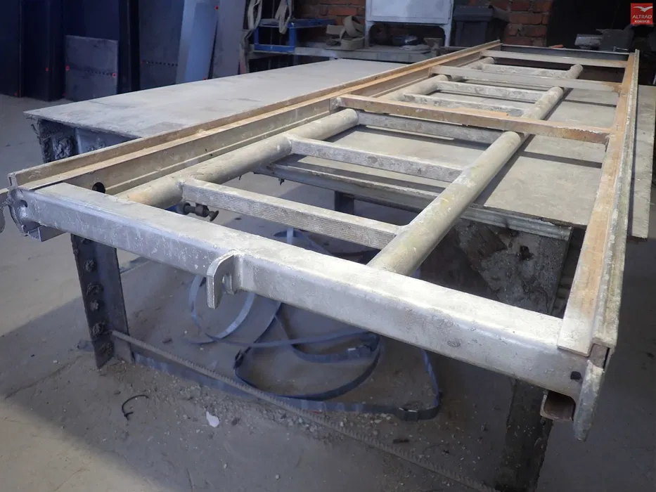 Naprawa pomostów przejściowych, rusztowania fasadowe - Wynajem