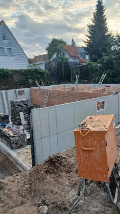 Budowa domów usługi budowlane murarz cieśla
