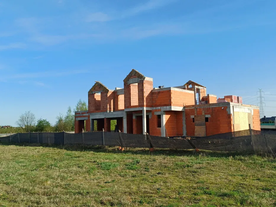 Budowa domów usługi budowlane murarz cieśla