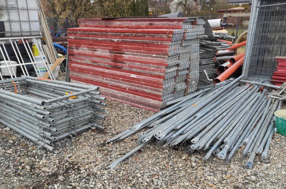 Wypożyczalnia wynajem rusztowanie elewacyjne warszawskie Pletac Kraków