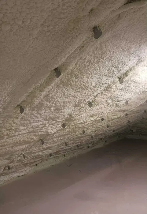 Ocieplenie Ocieplanie Termoizolacje pianą Pianka PUR Izolacja poddasza