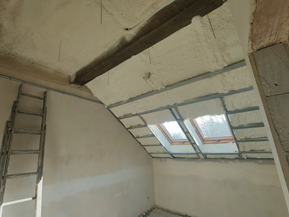 Izolacja Pianą PUR Poddasza/Fundamenty/Hale