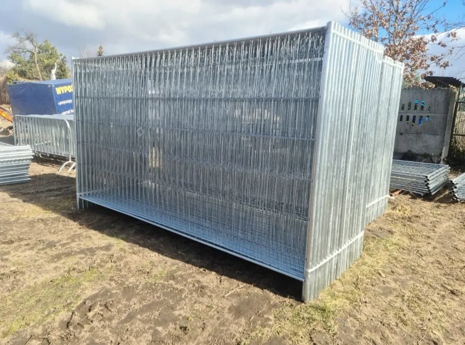 WYNAJEM ogrodzenia tymczasowe , budowlane i barierek sceniczne