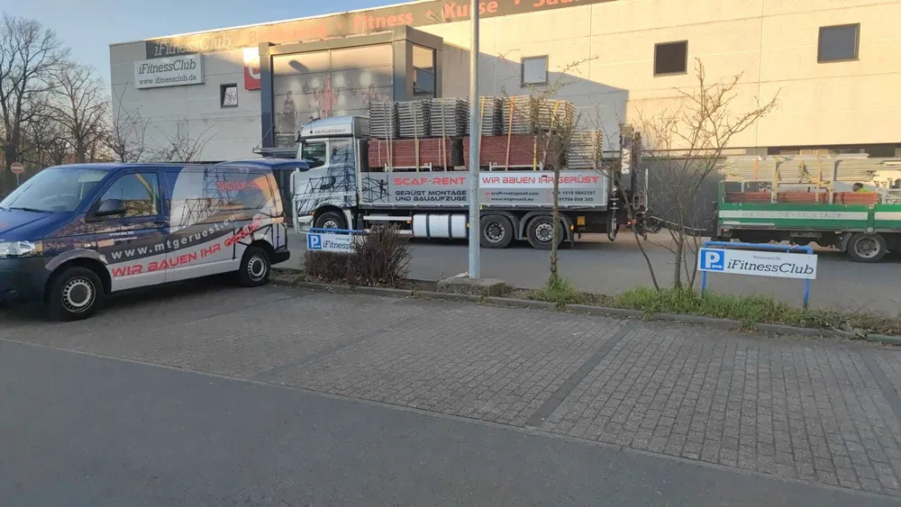 Wynajem rusztowania Windy towarowe 0,18 za dobe