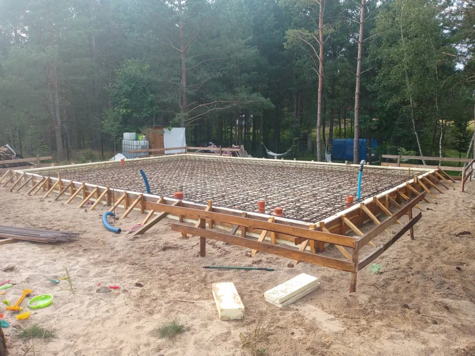 Płyty fundamentowe, ławy, konstrukcje drewniane
