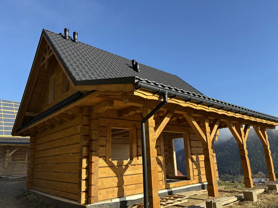 Domek , dom z bali i półbali