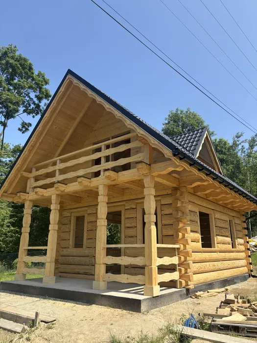 Domek , dom z bali i półbali
