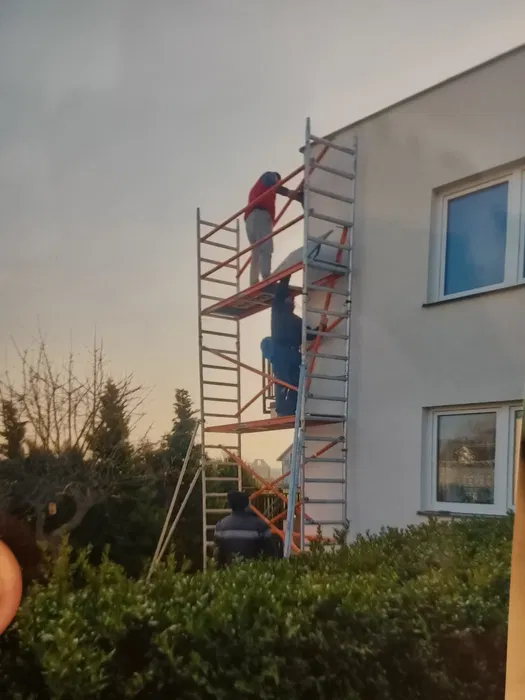 Wynajem rusztowań aluminiowych, jezdnych