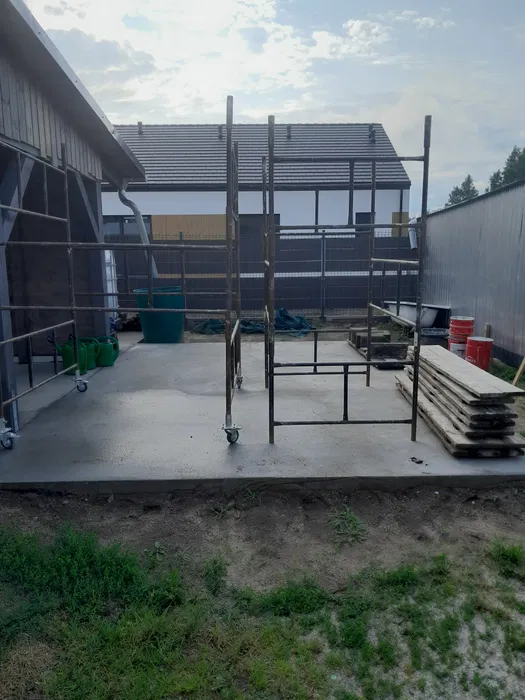 Wynajem rusztowania klinowego i warszawskiego