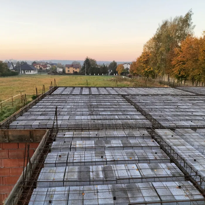 Budowa domów fundamentów płyty