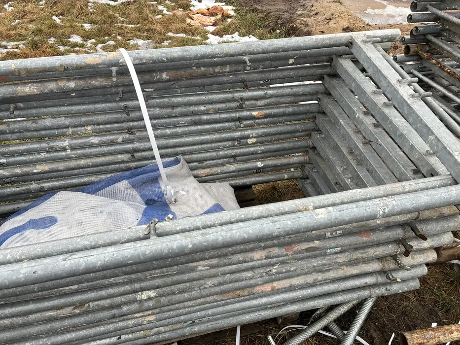 Wynajem rusztowan elewacyjnych plettac rusztowania wypozyczalnia