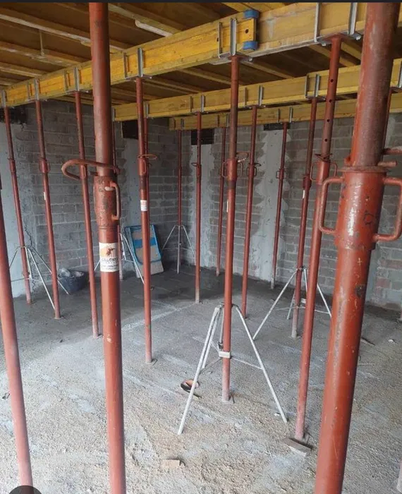 Metalowe stemple budowlane