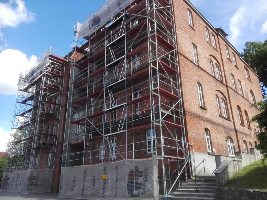 Rusztowania elewacyjne wynajem montaż transport Barczewo