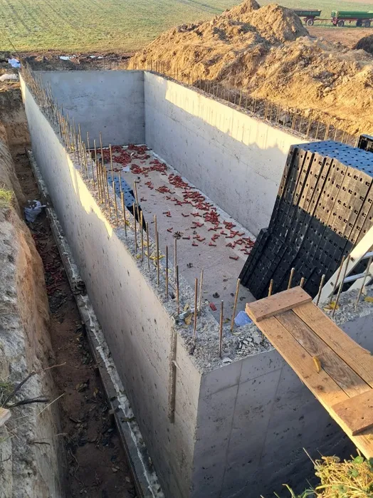 Wynajem szalunki ścienne fundamenty stopy mur oporowy płyty tekko pcv