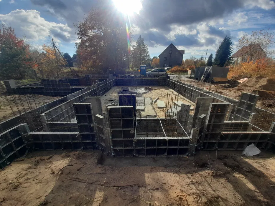Wynajem szalunki ścienne fundamenty stopy mur oporowy płyty tekko pcv
