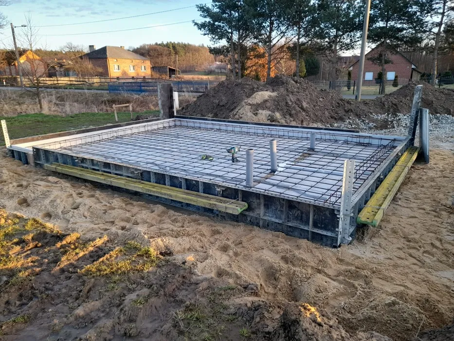 Wynajem szalunki ścienne fundamenty stopy mur oporowy płyty tekko pcv