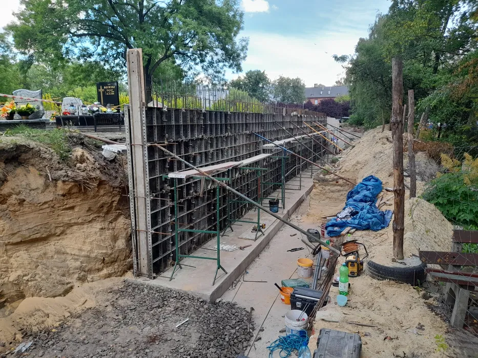 Wynajem szalunki ścienne fundamenty stopy mur oporowy płyty tekko pcv