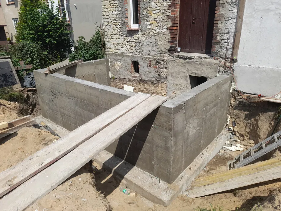 Wynajem szalunki ścienne fundamenty stopy mur oporowy płyty tekko pcv