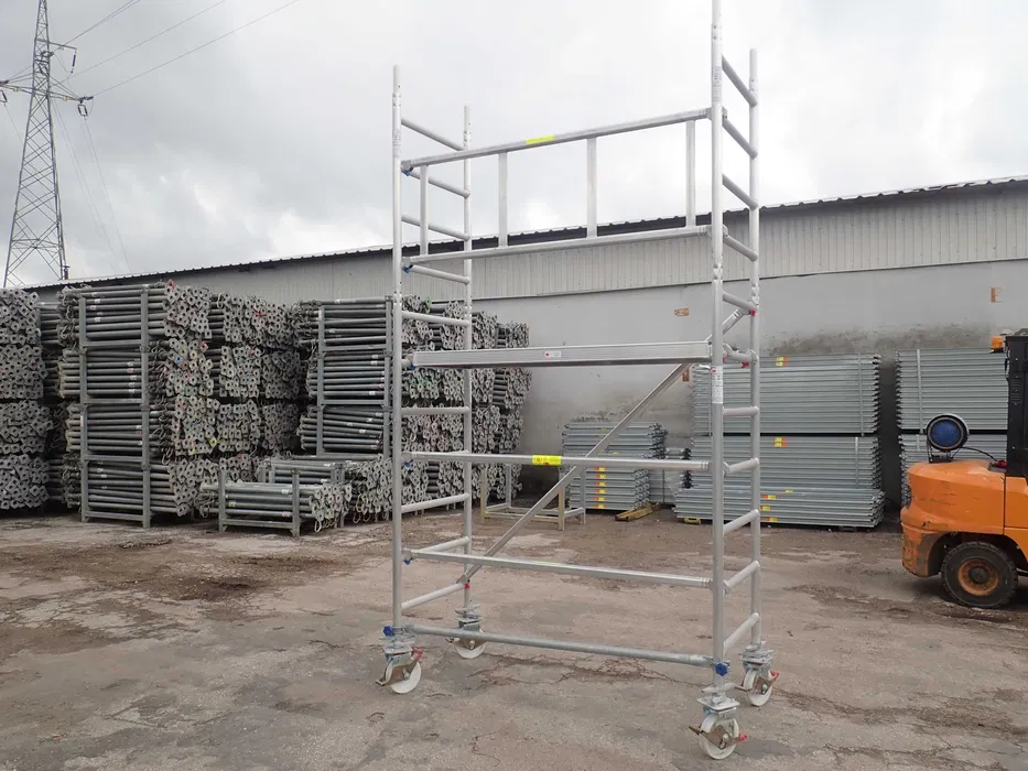 Wynajem Rusztowań Fasadowych, Rusztowanie aluminiowe, Fasada - ALTRAD