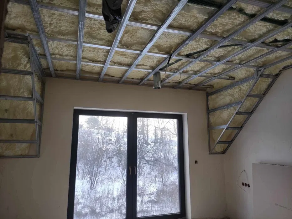 Tynki maszynowe cementowo-wapienne. Adaptacja poddaszy