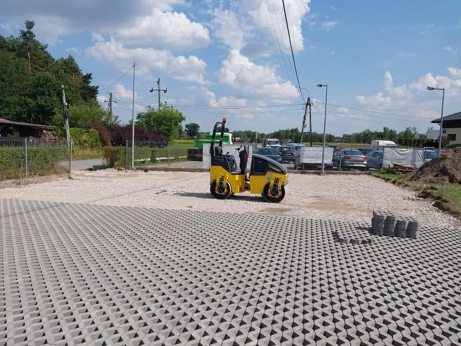 Budowa dróg, drogi dojazdowe, tymczasowe, roboty drogowe, brukarstwo