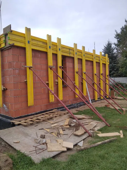 Rusztowania podpory stęple szalunki