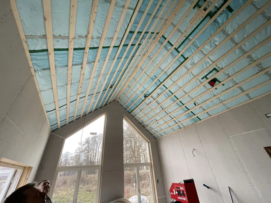 Wdmuchiwanie wełny celulozy adaptacjapoddasza Program Czyste Powietrze